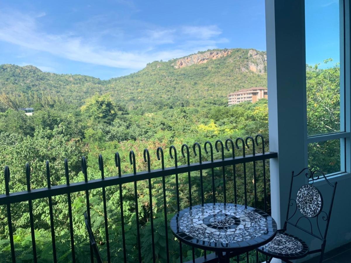 ムーシCourtyard Khaoyai By Augustアパートメント エクステリア 写真