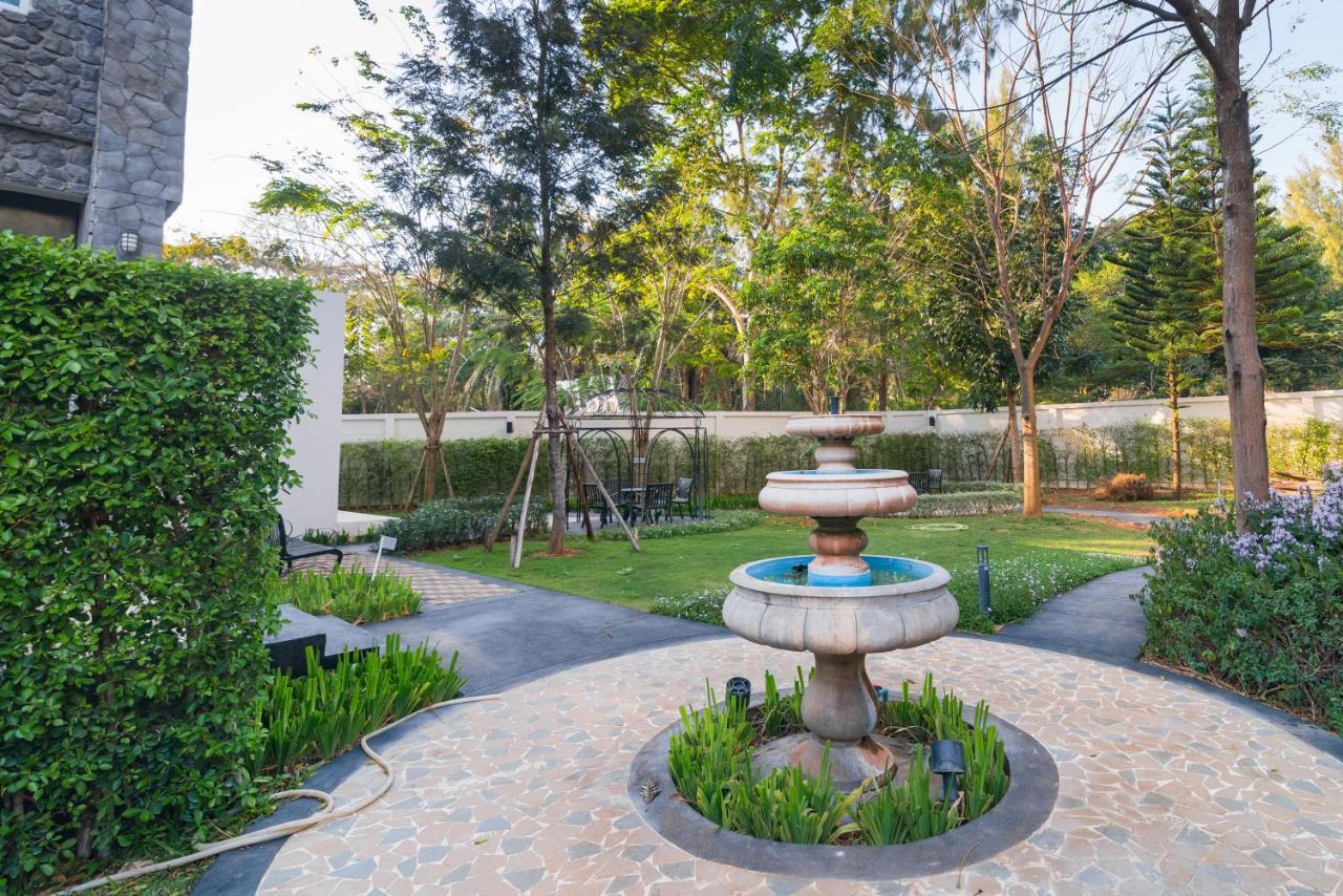 ムーシCourtyard Khaoyai By Augustアパートメント エクステリア 写真